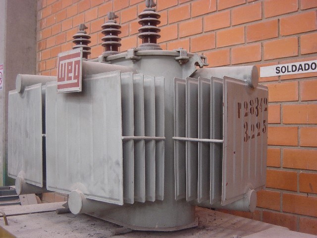 Foto 1 - Transformador WEG 225 Kw